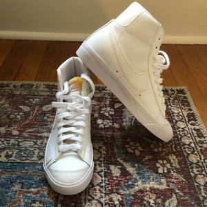 Nike Blazer Mid ‘77 Women’s High Top Sneaker